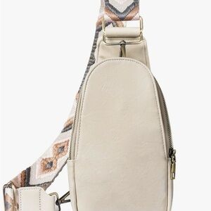 Source Unknown Cream Crossbody Bag with Patterned Strap
